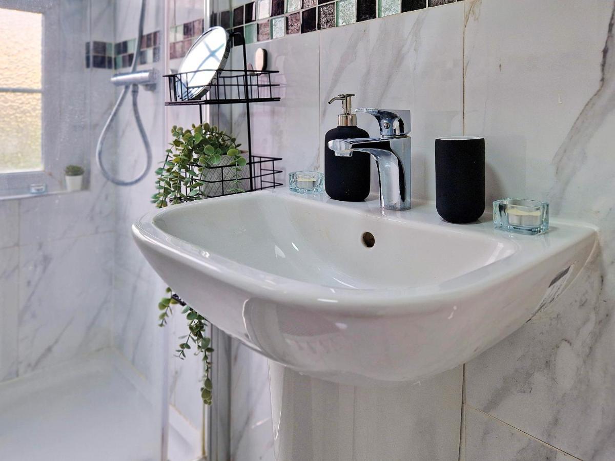 Проживание в семье Charming In *